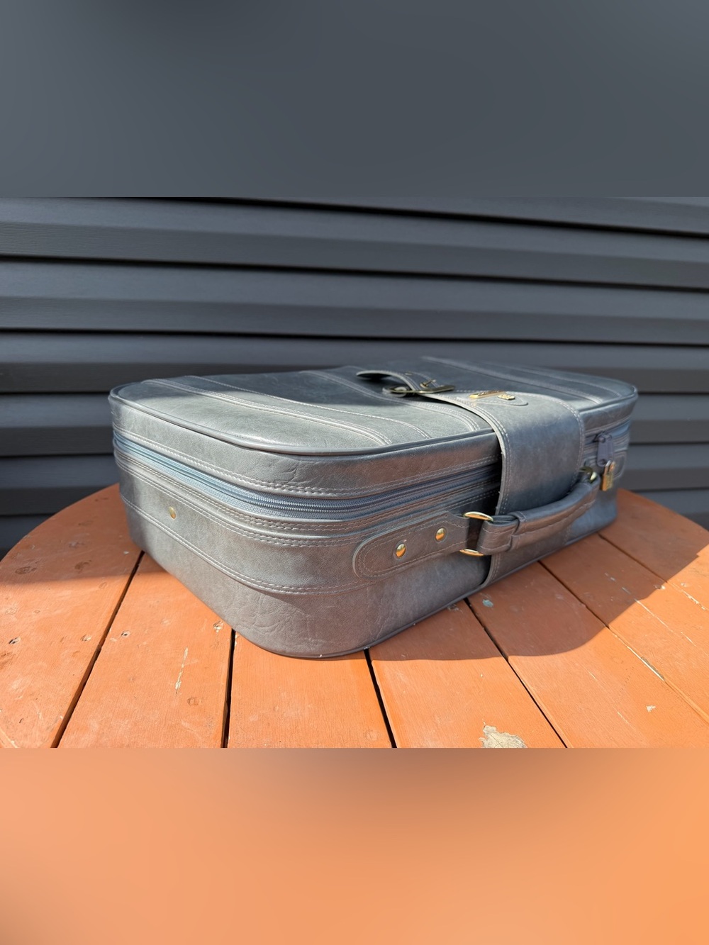 Holiday Suit Case with lock & key! - Vintage - Picture 3 of 16